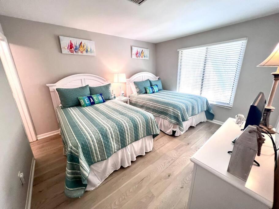 New Pics! Harbour Town 3Br/3Ba - Pool Access - Book Now Villa Хилтън Хед Айлънд Екстериор снимка