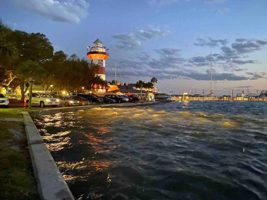New Pics! Harbour Town 3Br/3Ba - Pool Access - Book Now Villa Хилтън Хед Айлънд Екстериор снимка
