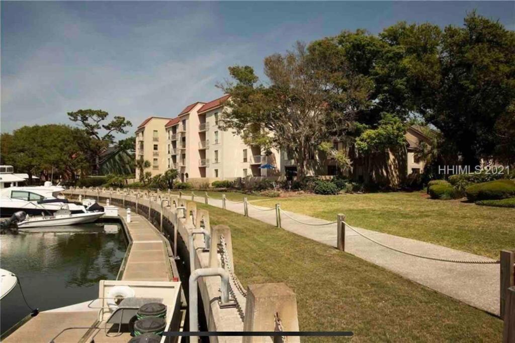 New Pics! Harbour Town 3Br/3Ba - Pool Access - Book Now Villa Хилтън Хед Айлънд Екстериор снимка